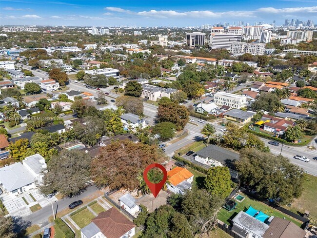 Building Photo - 4220 SW 13th St