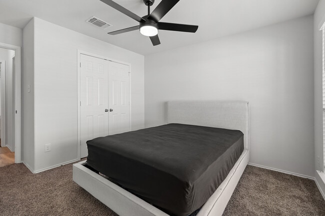 Building Photo - 9308 Everly Dr