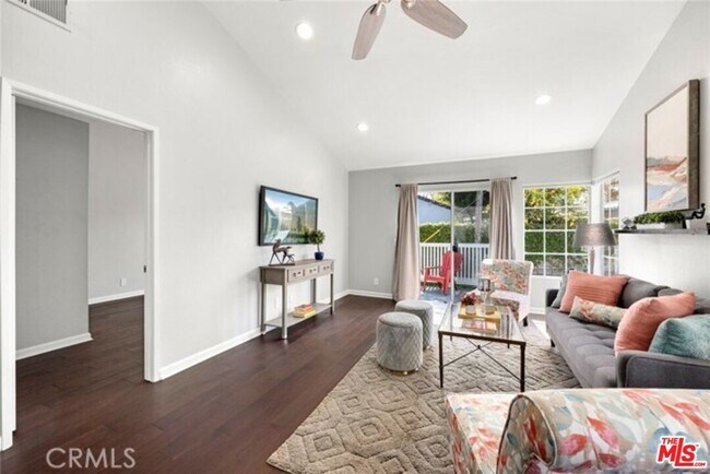 Building Photo - 536 Stone Harbor Cir
