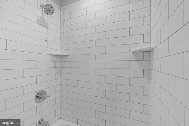 Building Photo - 466 Shurs Ln