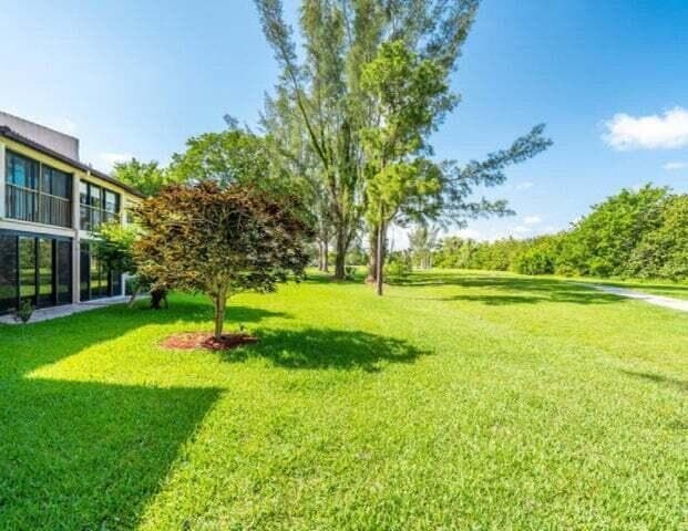 Building Photo - 9284 Vista Del Lago