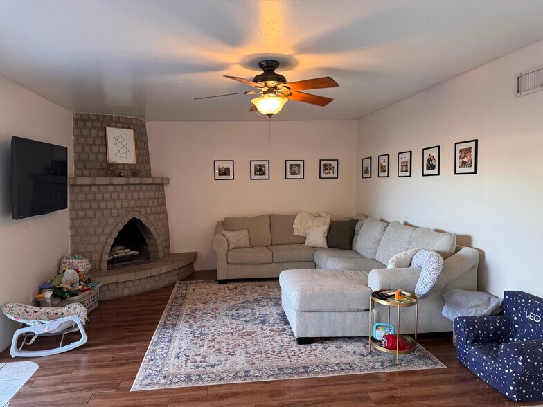 Building Photo - 141 S Charleston Ave