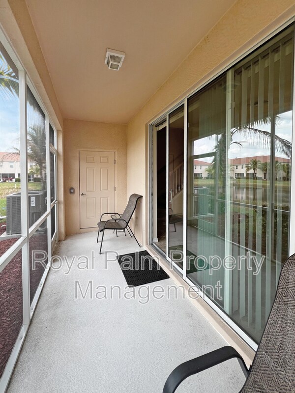 Building Photo - 8895 Via Isola Court