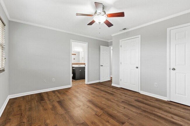 Building Photo - 1576 Springfield Dr
