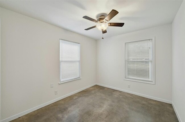 Building Photo - 1500 Fairfield Dr