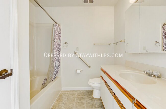 Building Photo - 5013 Scheibler Rd