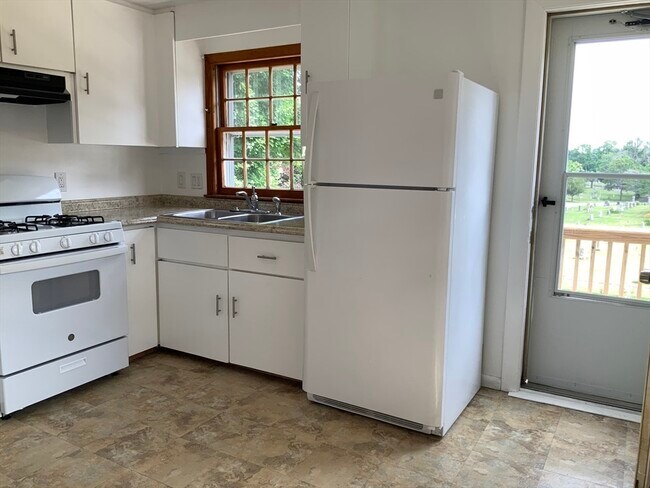 Building Photo - 51 Overlook Rd