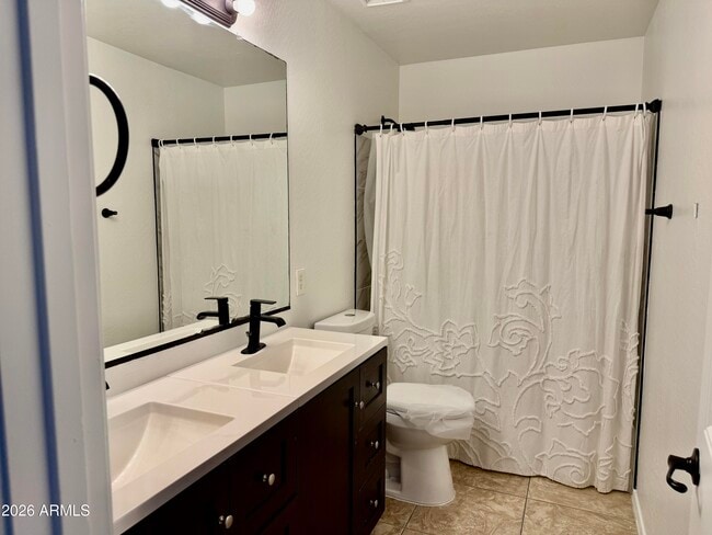Building Photo - 3340 S Sunland Dr