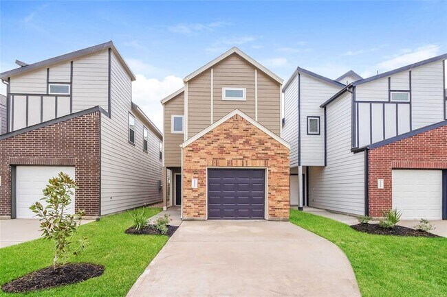 Primary Photo - 15232 Estrella Rd E