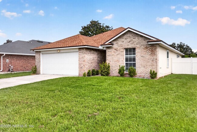 Building Photo - 490 Hillside Dr