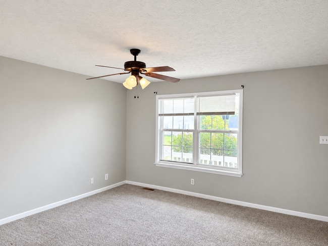 Building Photo - 726 Shetland Dr
