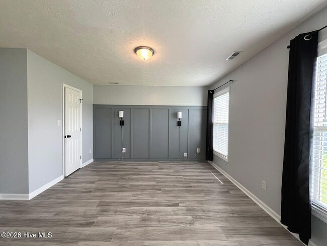 Building Photo - 108 Chapel Hill Dr