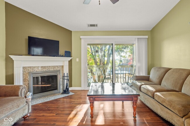 Building Photo - 4530 Village Ct