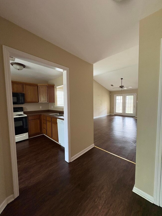 Building Photo - 2576 Moray Pl