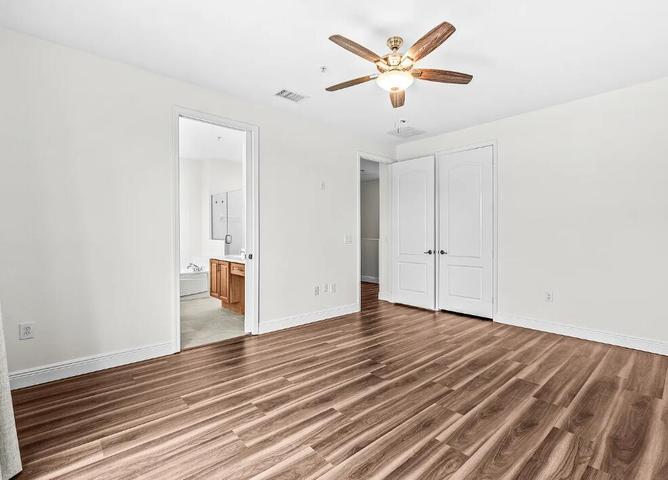 Building Photo - 536 NW 39th Cir