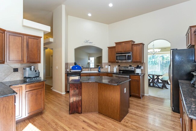 Building Photo - Beautiful Ranch Floor Plan!