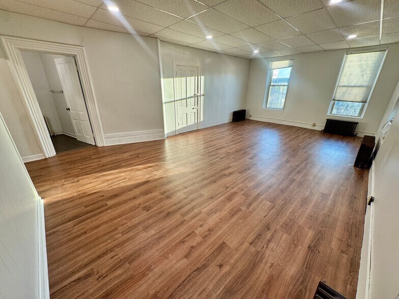 Building Photo - 101 Lewis St S