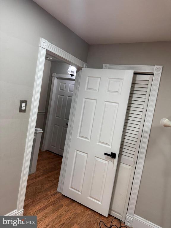 Building Photo - 725 W Mt Vernon St