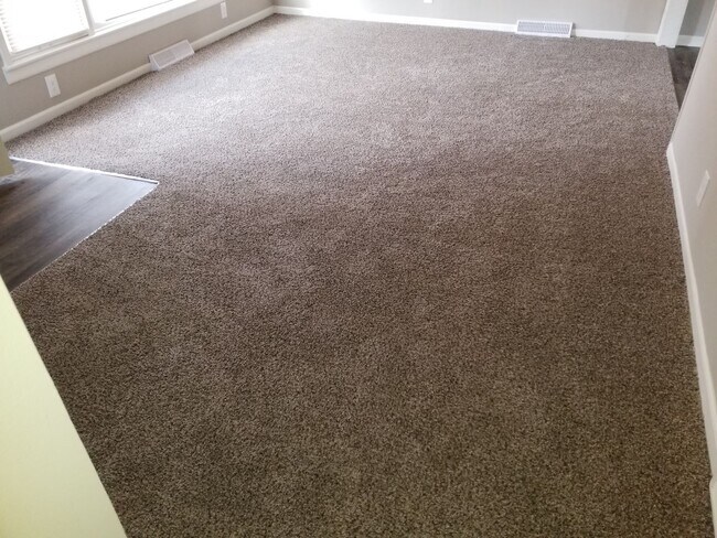 Building Photo - AVAILABLE NOW! Liberty Home 3 Bed 2 Bath 2...