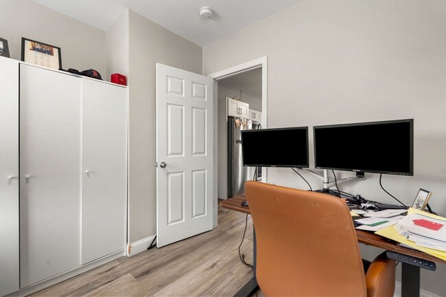 Building Photo - 397 K St