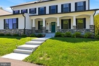 Building Photo - 301 Kingdom Dr