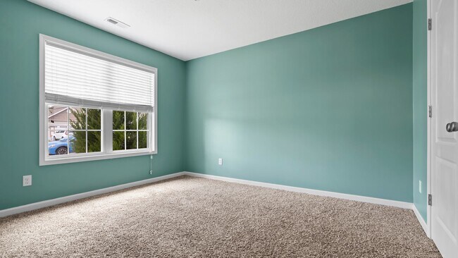 Building Photo - Charming 3BR Home in Carolina Plantation with Fenced Yard & 2-Car Garage