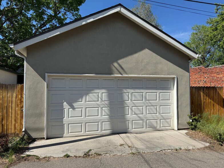 20x20 2 car garage - 3440 W 33rd Ave