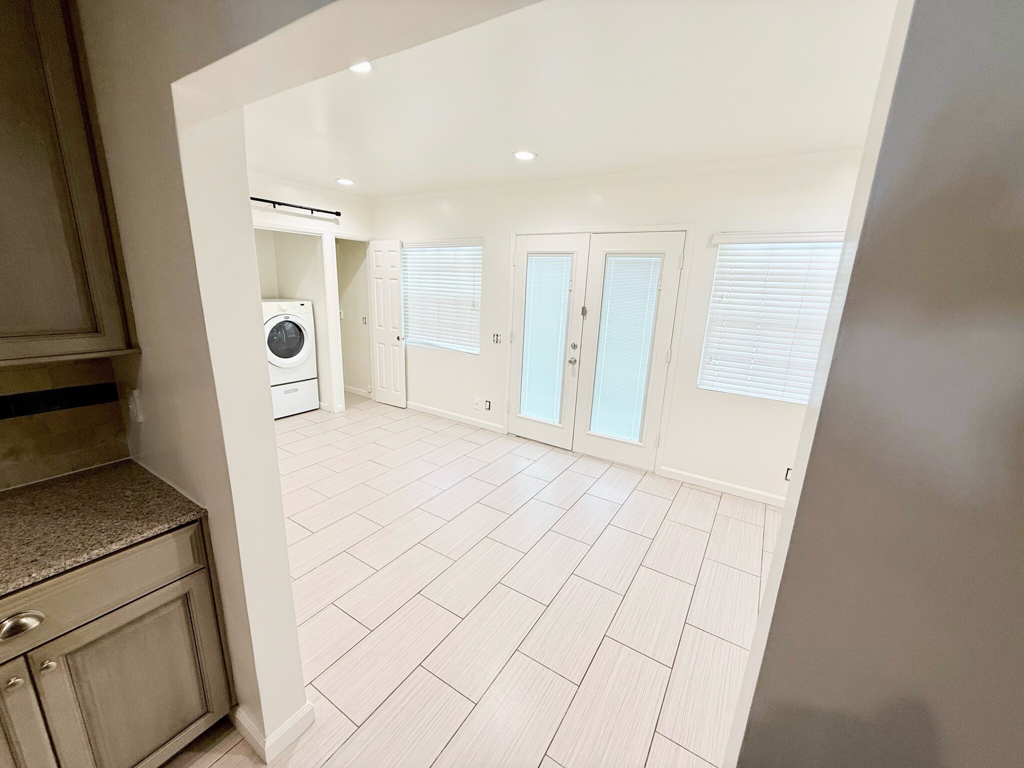 Building Photo - 17429 Burbank Blvd