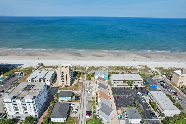 Building Photo - The townhome with ocean views from every room