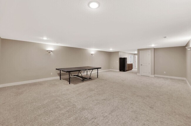 Building Photo - Living in Luxury
