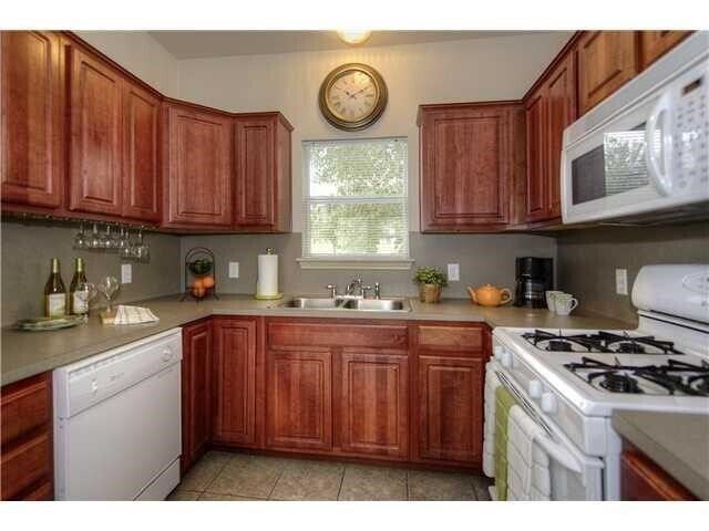 Building Photo - 1814 Ulit Ave