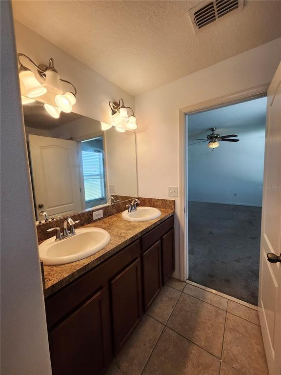 Building Photo - 949 Seminole Sky Dr