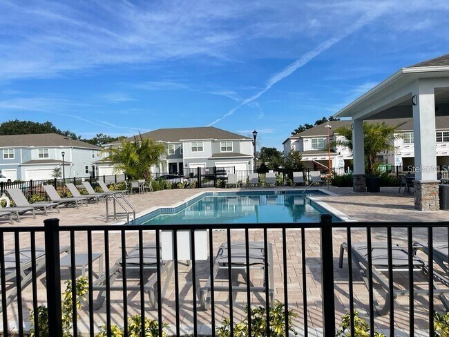 Building Photo - 2800 Bright Bird Ln