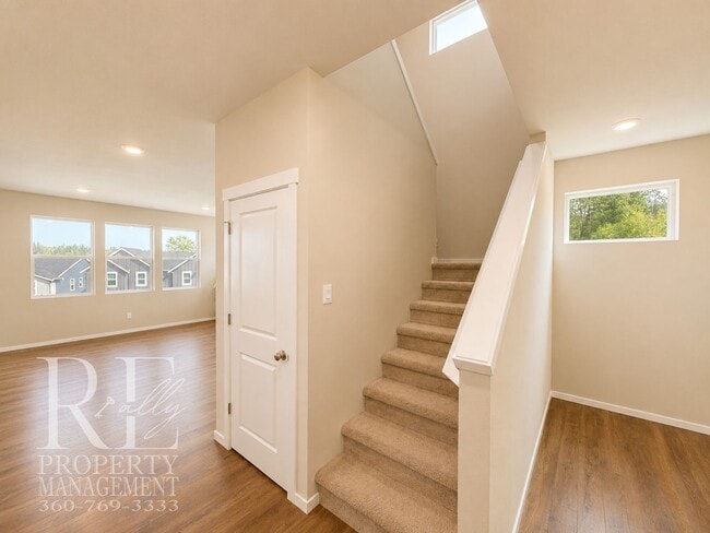 Building Photo - 6657 Yorktown Pl NE