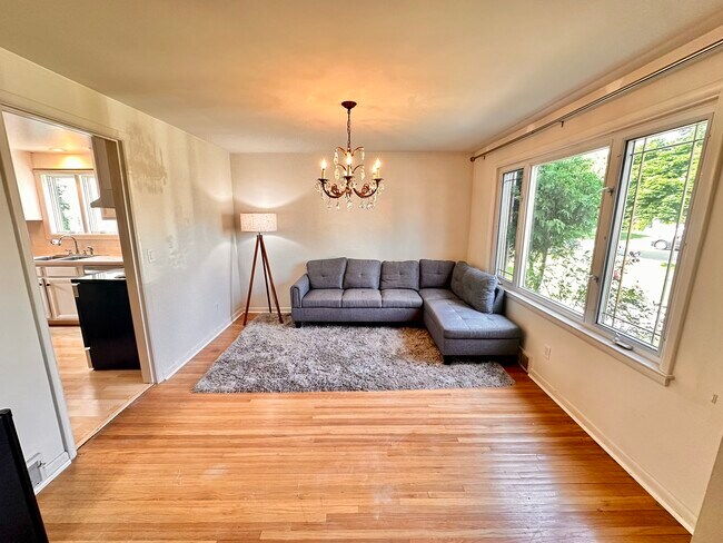 Building Photo - 73 Manning Rd