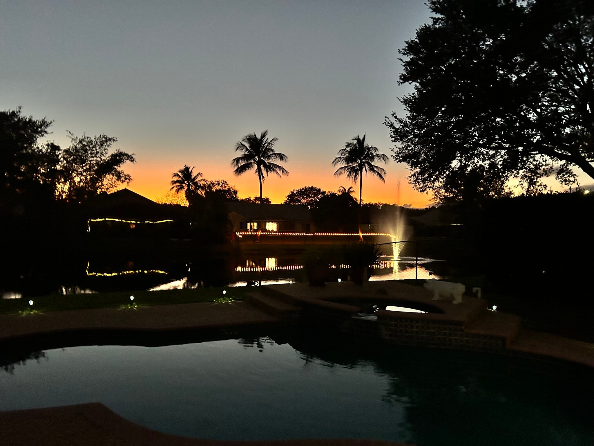 Building Photo - 9481 Oak Grove Cir