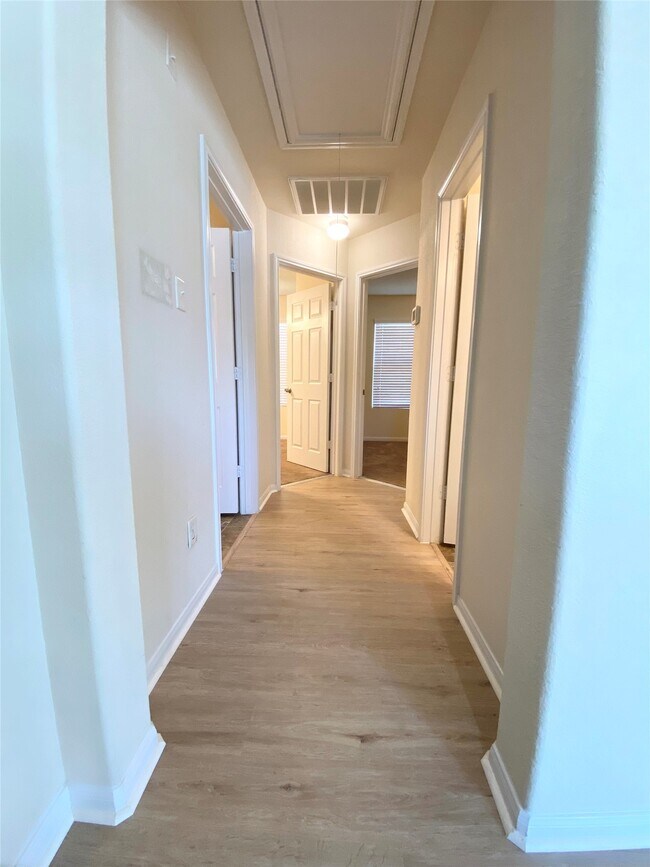 Building Photo - 15202 Pecan Lndg Dr