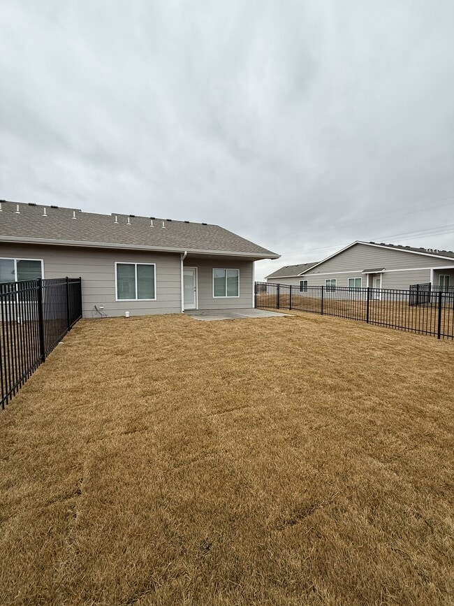 Building Photo - 3919 S Bluelake Ct