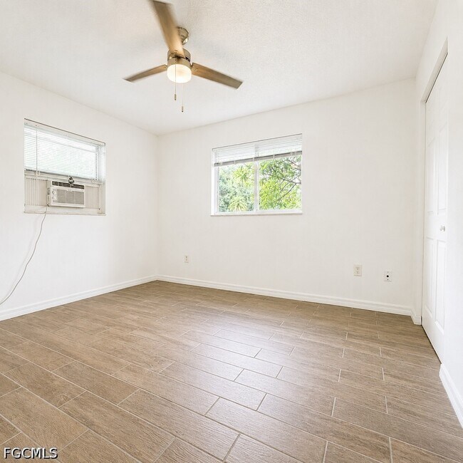 Building Photo - 723 Burdick Ave