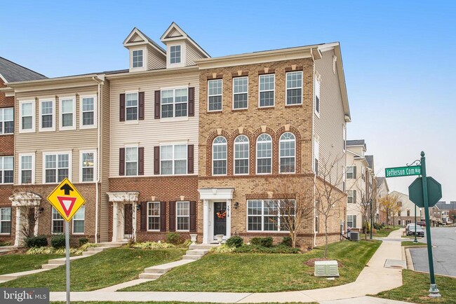 Primary Photo - 5918 Jefferson Commons Way