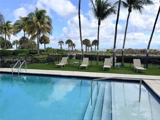 Building Photo - 5845 Collins Ave