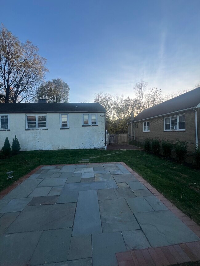 Building Photo - 1308 Ashby Ave