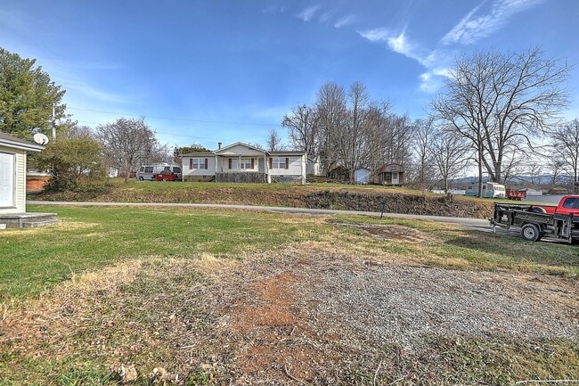 Building Photo - 214 Taylor Ave