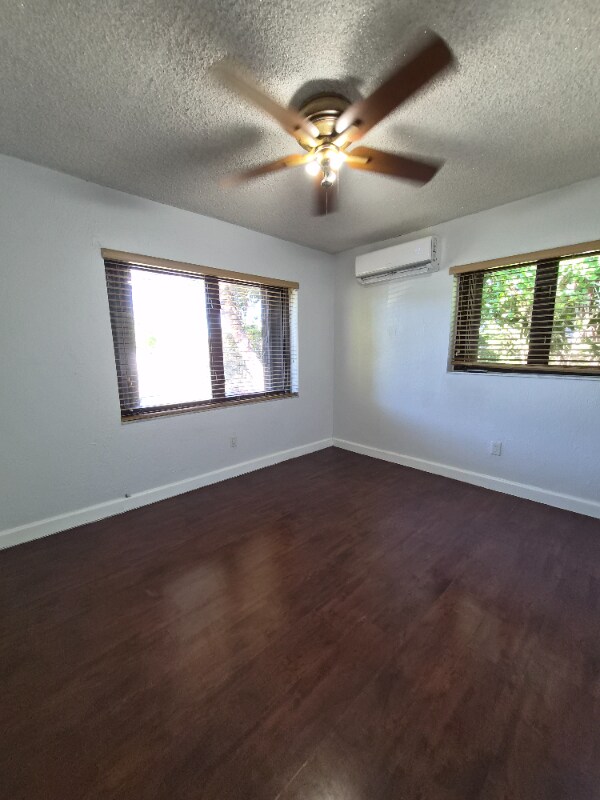 Building Photo - 1715 SW 67th Ct