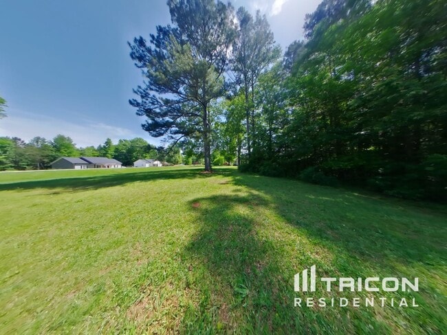 Building Photo - 27 Pleasant Forest Dr
