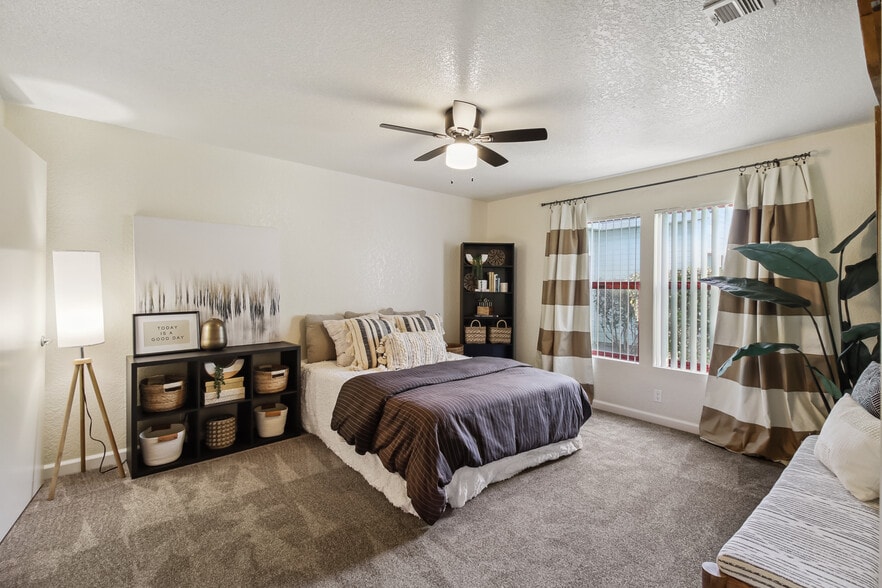 1BR, 1BA - 888SF - Arlington Farm Apartments