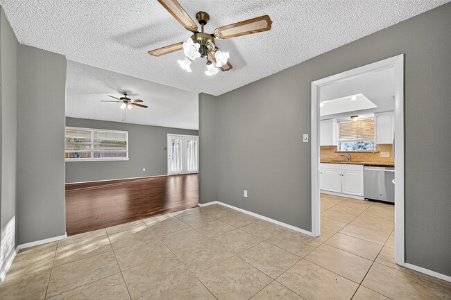 Building Photo - 16355 Sierra Grande Dr