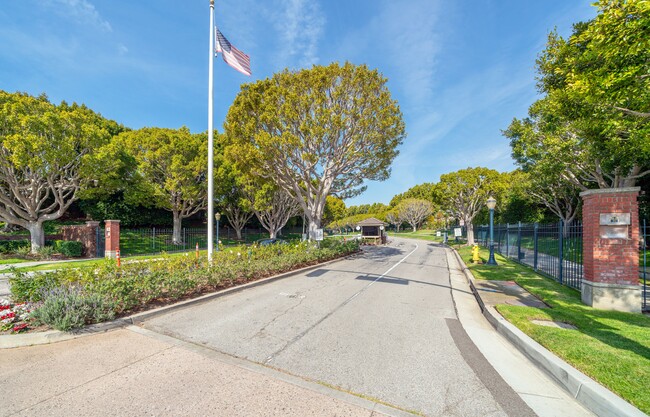 Building Photo - 26 Sausalito Cir E