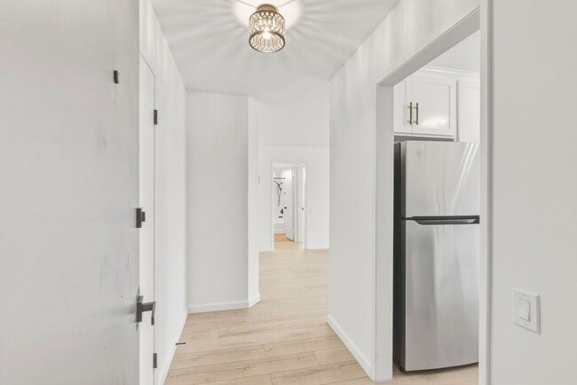 Building Photo - 2020 Graham Ave