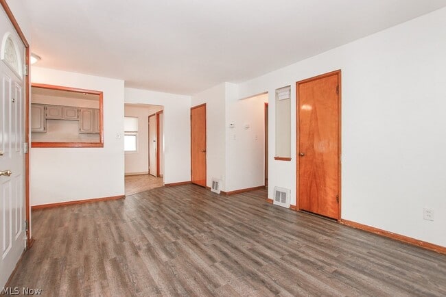 Building Photo - 15305 Rockside Rd